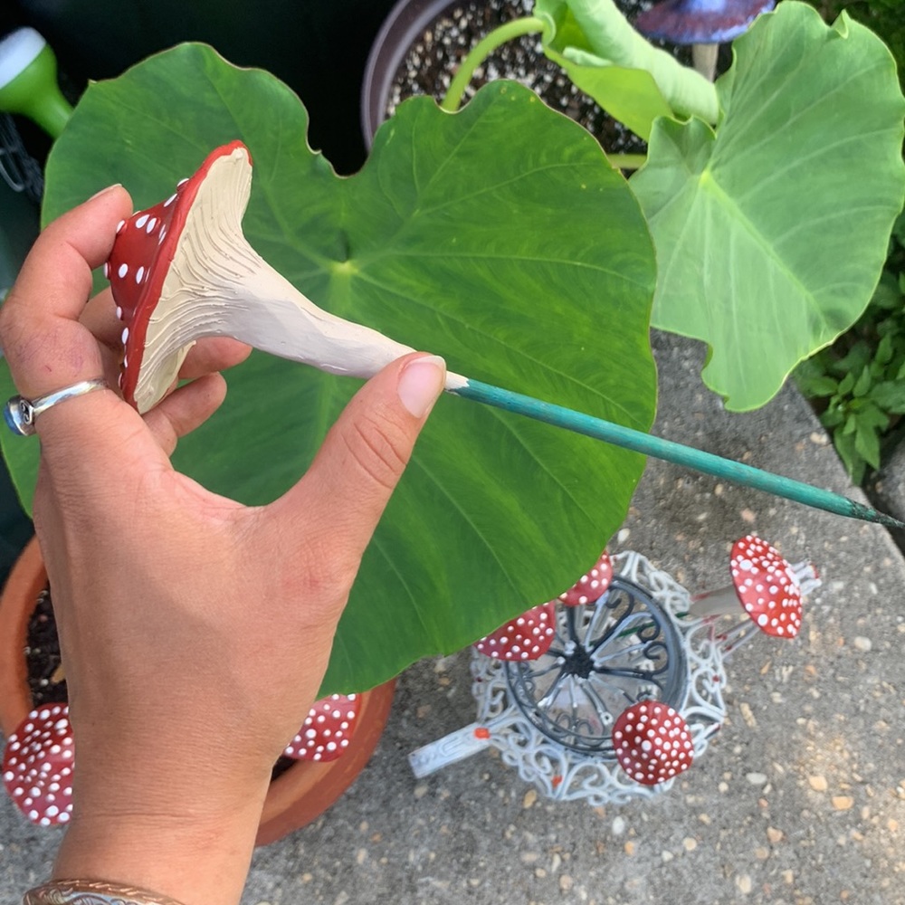 MUSHROOM π Garden Stakes w/ SPOTS! Set of 3 - Picture 5 of 14